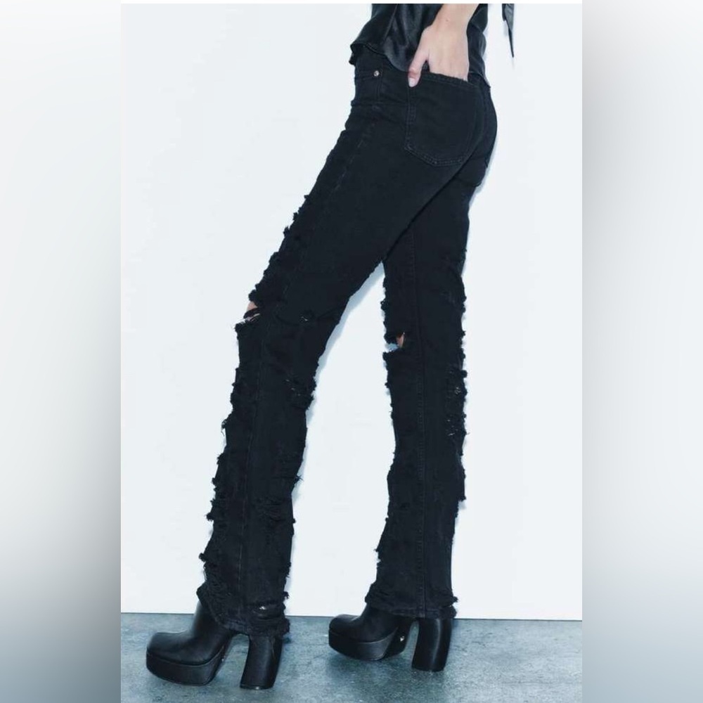RIPPED MID RISE STRAIGHT LEG TRF JEANS